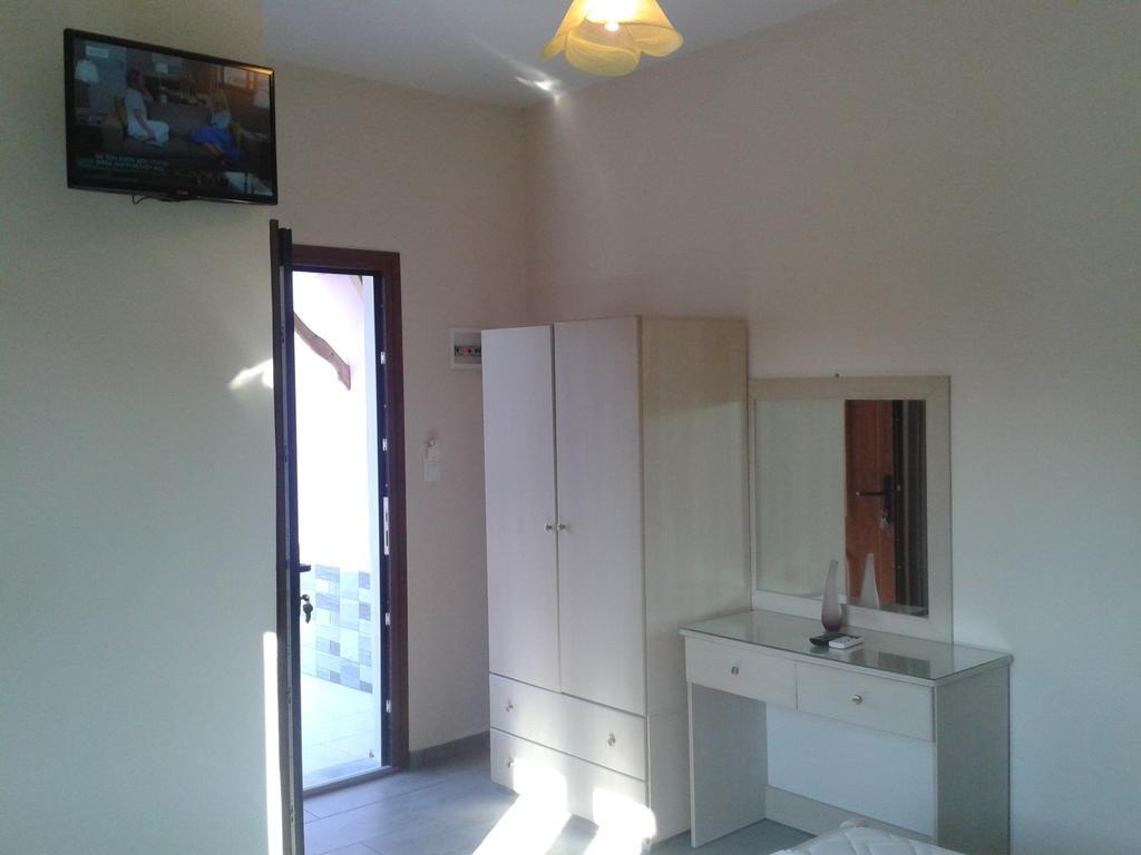 Vassilis Studios Anaxos Buitenkant foto