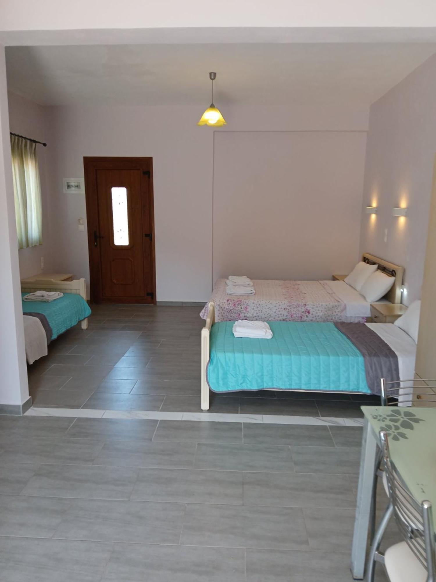 Vassilis Studios Anaxos Buitenkant foto