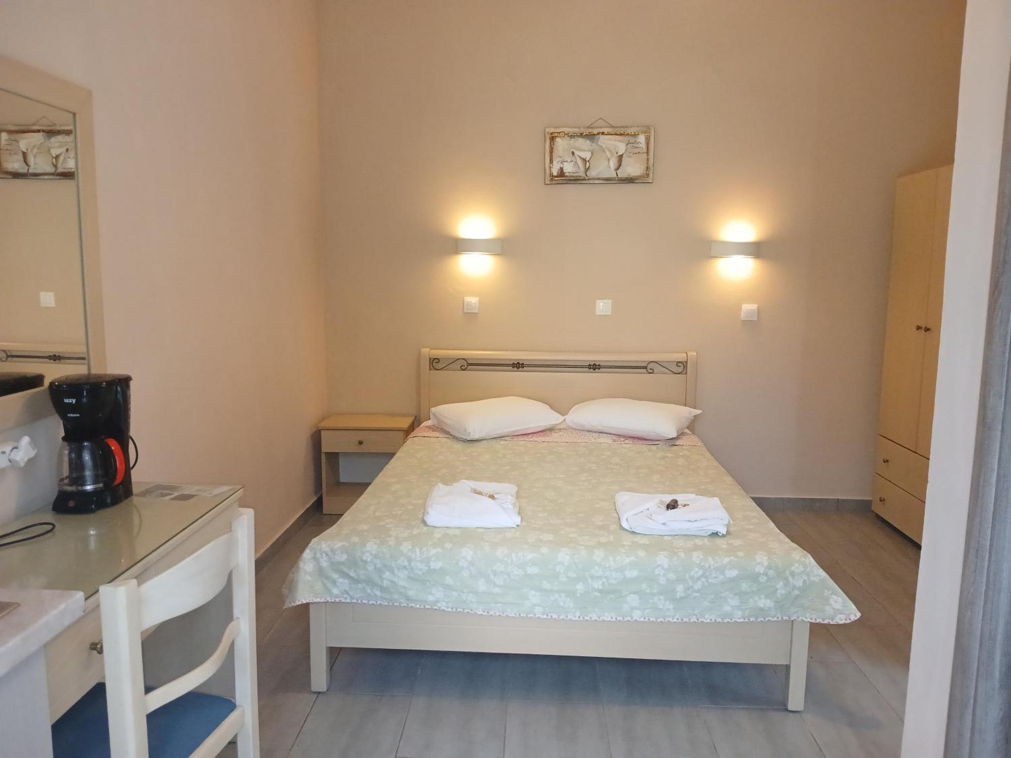 Vassilis Studios Anaxos Buitenkant foto