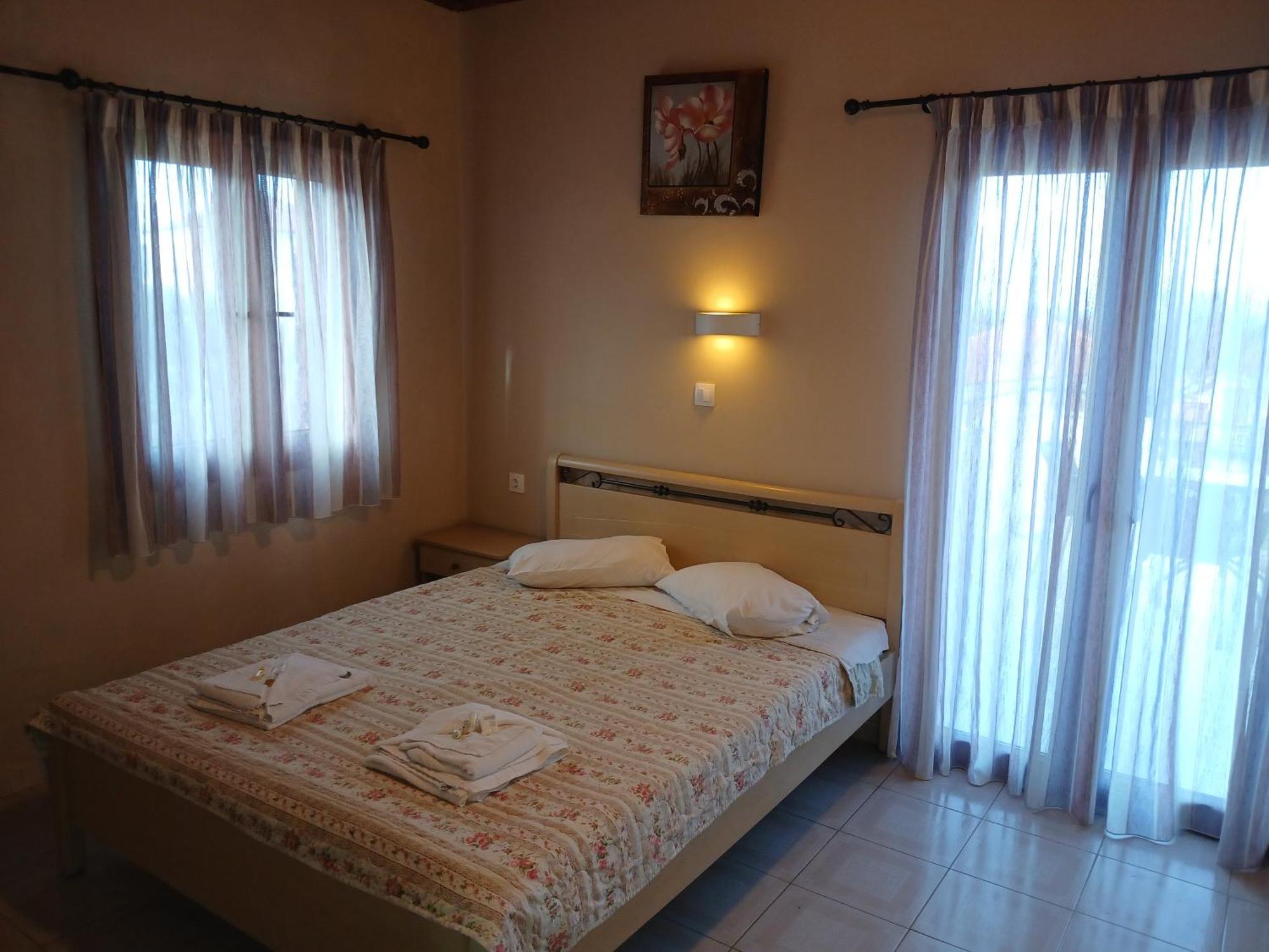 Vassilis Studios Anaxos Buitenkant foto