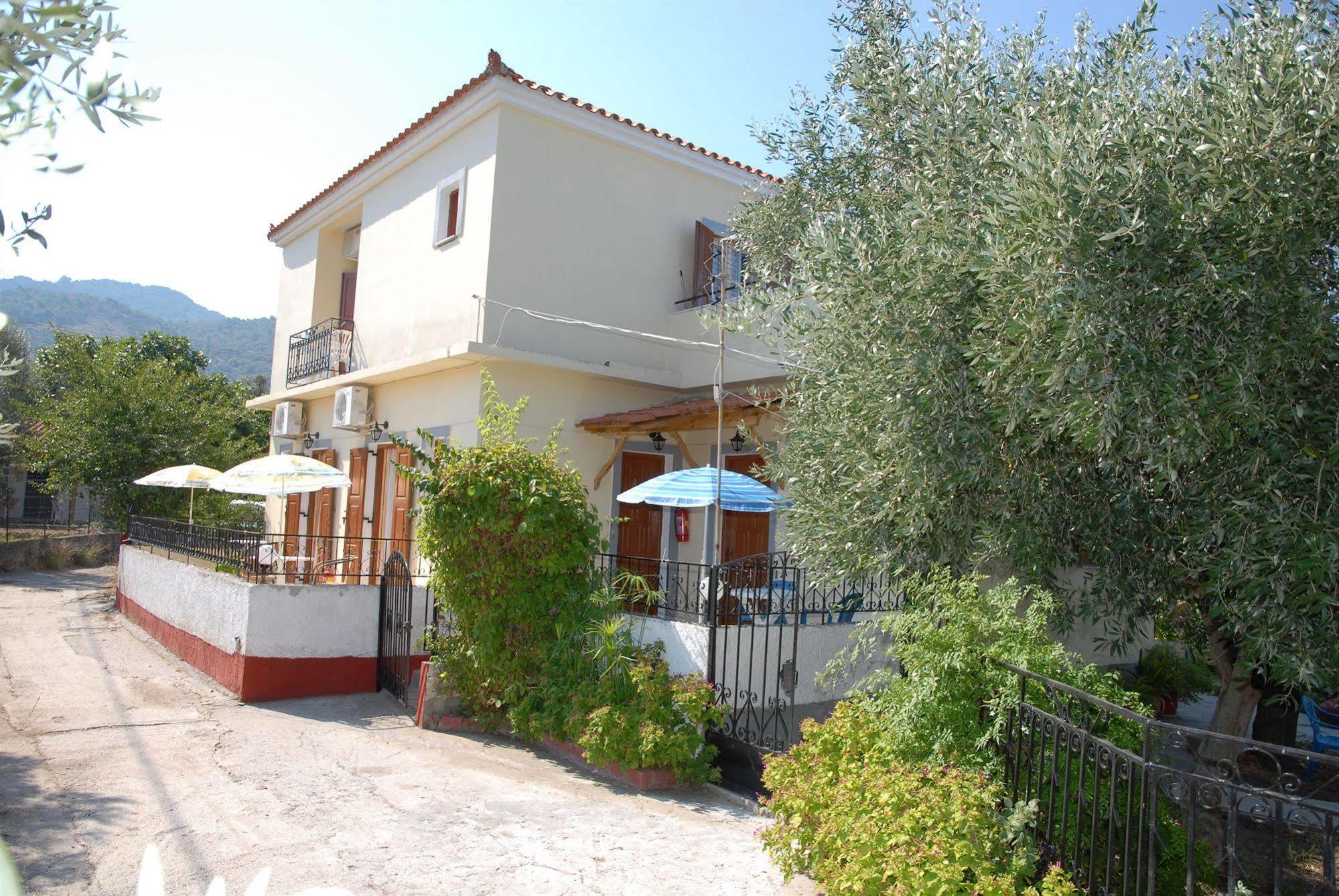 Vassilis Studios Anaxos Buitenkant foto