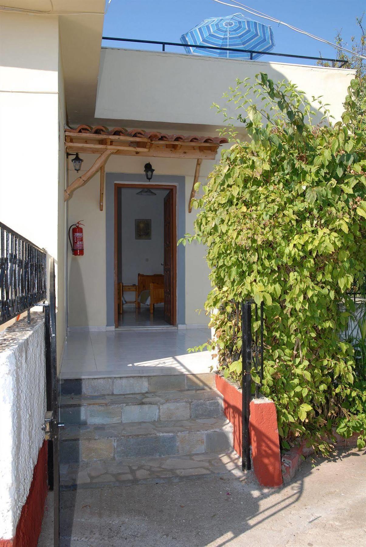 Vassilis Studios Anaxos Buitenkant foto
