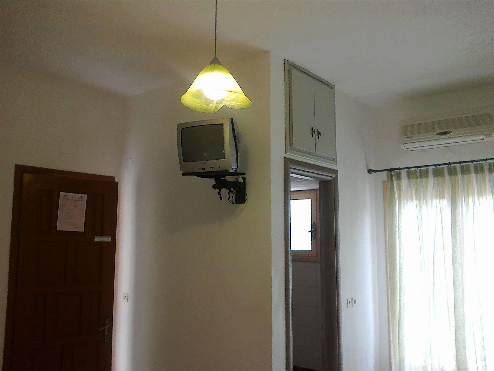 Vassilis Studios Anaxos Buitenkant foto