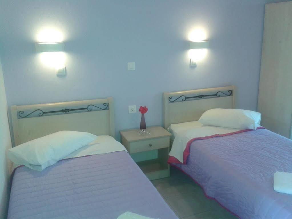 Vassilis Studios Anaxos Buitenkant foto